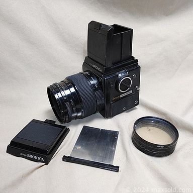 MaxSold Auction: This online auction features cameras & accessories, area rug, Royal collectibles, comics, vintage books, board games, collector\'s lunch boxes, power tools, costume jewelry, DVDs, vinyl records, projector lamp, copy machine, Matador bongos, sports trading cards, collectors plates, Toby jug and much more!