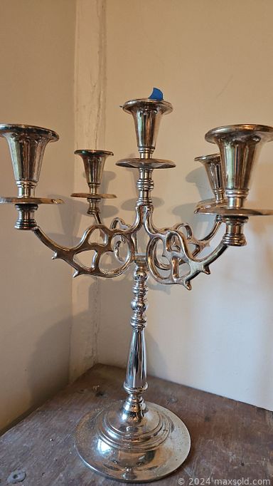 MaxSold Auction: This online auction includes collectibles such as Lenox, Mikasa, Gucci shoes, furniture such as lighted curio cabinet, vintage bar cart, French Provincial style dining table and chairs, server buffet, dressers and arm chairs, kitchenware, glassware, Pyrex, small kitchen appliances, lamps, wall art, and much more!