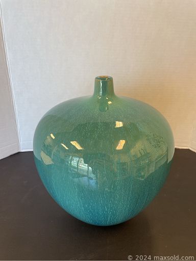 MaxSold Auction: This online auction features metal wall art, beach collectibles, art glass, mirror,  decorative boxes, coffee table books, Moorcroft vase, collector plates, children’s books, Royal Doulton dishware, tea set, computer monitors, yard tools, costume jewelry, and much, much, more!!