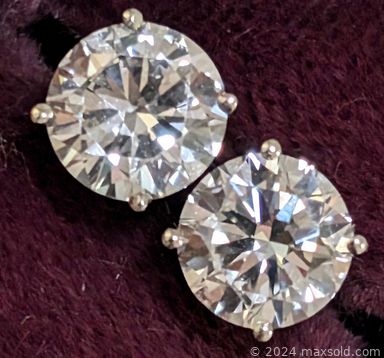MaxSold Auction: This online auction includes jewelry such as Diamond rings, earrings, Emerald necklace, pendants and others, loose gemstones such as Topaz, Diamond, Emerald, Sapphire, Garnet, Opal and many more!v