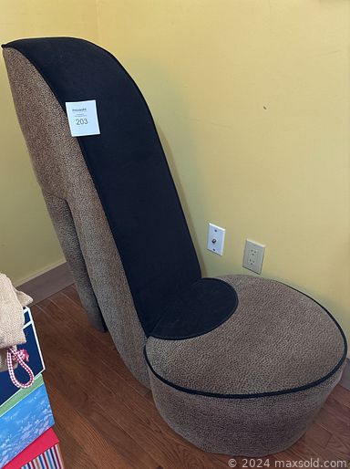 MaxSold Auction: This online auction features toys, sports equipment, games, diecast cars, TVs, wallets & coin bags, pinball machine, organ, hockey equipment, vintage toys, vintage jukebox, mini fridge, dolls, children’s books, guitar, small kitchen appliances, karaoke machine, camping gear, craft supplies, stereo components, refrigerator, RC boat, stained glass light fixtures, chandeliers, fitness gear, office supplies, watches, vinyl records, jewellery, women’s clothing, vintage Bosson heads, pocket cutters, bunk bed, dolls, wicker items, dollhouse & furniture, office supplies, and much, much, more!!!