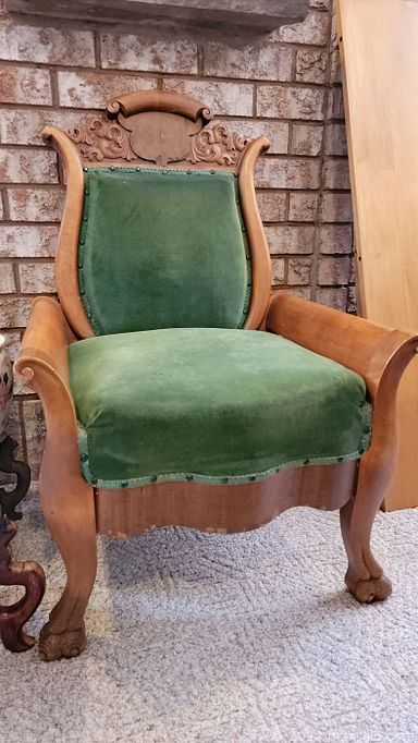 MaxSold Auction: This online auction includes furniture such as 3 seater sofa, La-Z-Boy recliner, side tables, armchairs, coffee table, maple drop leaf table, and Vilas hutch, vintage luggage, framed artwork, brassware, vintage tins, storage totes, vintage kitchenware, mantel clocks, children’s toys, garden pots, bicycles, and much more!