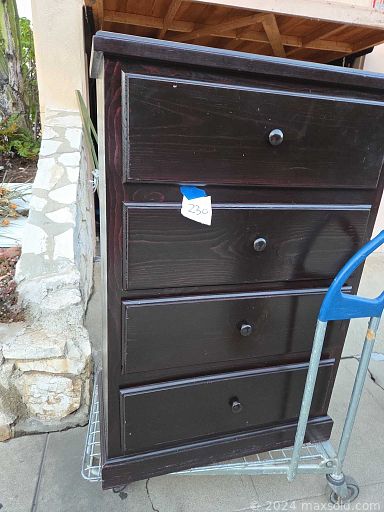 Auction 105142 (1 of 4)