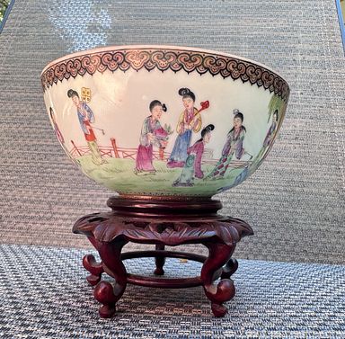 MaxSold Auction: This online auction includes furniture such as bed frames, ottoman, chairs, cabinet and others, milk glass, china, vintage jewelry, Star Wars and other posters, vintage linens, movie screen, art glass, books, diecast model cars, toys, silverplate, electronics, board games, seasonal decor and much more!