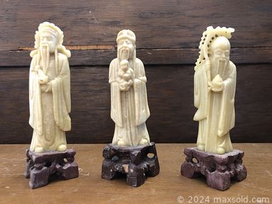 MaxSold Auction: This online auction features Camera Clocks, Wood African Statues, Art glass, Cherry glass collection, Antique Framed Photo, Chinese Plates, Vinyl Records, Lamps, Vintage Brunswick Phonograph and much more!