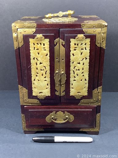 MaxSold Auction: This online auction features lion and elephant costumes, sterling silverware, vinyl records, Restoration Hardware barrel chair, vintage cameras, Lionel trains, antique secretary desk, large brass decorative pieces, antique side tables, sterling flatware, brass items, wool rugs, vintage Belleek, antique ceramic clock, silverplate, Orrefors crystalware, Waterford, vintage Steiff animals and much more!