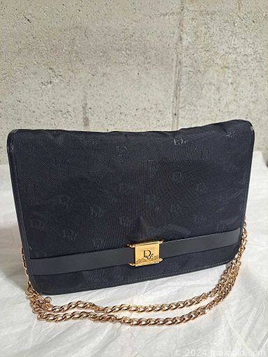 Auction 107384 (2 of 4)