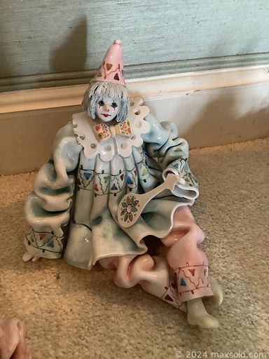 MaxSold Auction: This online auction features dragon statues, printers, guitar, banjos, decorative plates, art glass, designer women’s clothing, purses, belts & scarves, office supplies, art glass, desk & chair, TVs, games, toys, antique books, smoking pipes, power & hand tools, watches, hurricane lamp, bootstraps, costume jewelry, cookie jar, Asian furniture, telescope, men’s jackets, ties, belts, clothing, & shoes, cameras, and much, much, more!!!