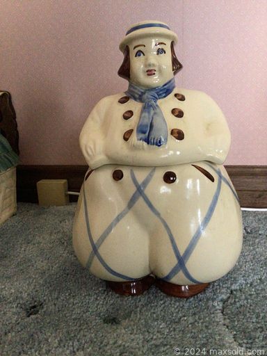 MaxSold Auction: This online auction features Frederick Remington statue, vintage radios, cookie jars, oil lamps, wash stand, S & P shakers, collector plates, rooster collection, vintage Pyrex, marbles, buttons, art glass, teacup/saucer sets, small kitchen appliances, beer steins, insulators, Greenleaf dishes, canning jars, souvenir spoons, power & hand tools, stoneware crocks, thimbles, vintage toys, head vases, perfume bottles, cottage ware, BMP, porcelain dolls, toys, metal lunch boxes, costume jewellery, and much, much, more!!