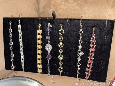 MaxSold Auction: This online auction features TVs, costume jewellery, stereo components, jewellery supplies, bikes, mini fridge, camera, fishing gear, small kitchen appliances, telescope, vintage mining equipment, DVDs, area rugs, office supplies, toys, electric train, air compressor, and more!