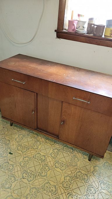 MaxSold Auction: This online auction includes vintage Cutco table and chair set, folding chairs, tables, bookcases, wood room divider, dresser, office chair, MCM china cabinet, nightstands, Lane coffee table, sectional sofa, telephone cabinet and others, mobility aids, Singer sewing machine, dolls, books, exercise bike, light fixtures, artworks, baskets, fabric, electronics, planters, luggage, charcoal grill, kitchenware, crystalware, vinyl records, clothing and much more!