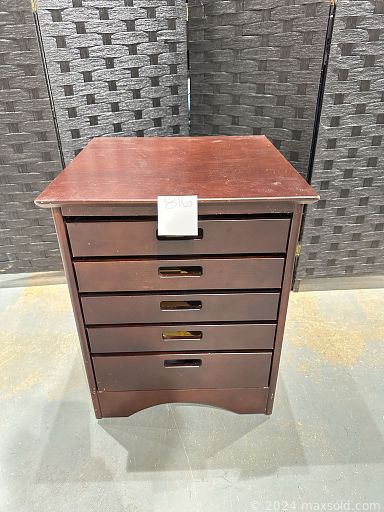 Auction 113790 (1 of 4)