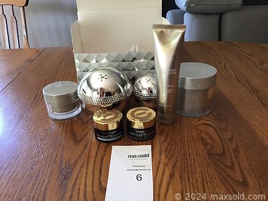 MaxSold Auction: This online auction features new beauty products, sterling silver jewellery, watches, Diamonelle jewellery, freshwater pearls, yellow gold jewellery, BBQ grill, small kitchen appliances, sewing machines, binoculars, and much, much, more!!!