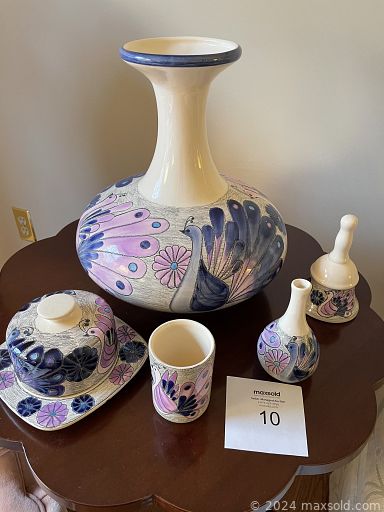 MaxSold Auction: This online auction features international coins, Lenox, silverplate, crystal ware, Lego, LP records, Ecuadorian pottery and wall hangings, international textiles and decor, costume jewelry, vintage wedding gowns, handbags, glassware, bookshelves, small kitchen appliances, Panasonic electronics, ping pong table, skis, exercise equipment and much more!