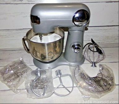 MaxSold Auction: This online auction includes computer peripherals, small kitchen appliances, Dyson vacuums, glassware, power tools, cookware, and more!