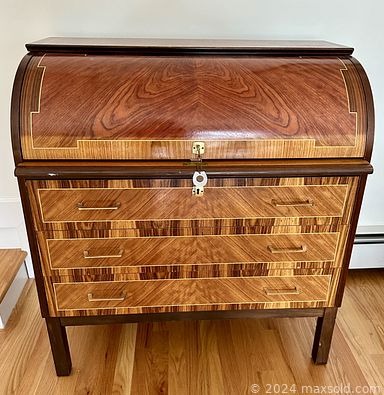 MaxSold Auction: This online auction features antique sewing machine, roll top secretary, BBQ grill, sterling jewelry, TVs, tufted headboard, desks & chairs, settee, concrete planters, telescope, pearl jewelry, trundle beds, art glass, vintage Pyrex, and much more!!