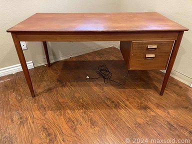 MaxSold Auction: This online auction features vintage stained glass lamps, framed artwork, furniture such as MCM teak desk, vintage rocking chair, sofa beds and vintage wood dresser, acoustic guitar, Wurlitzer organ, holiday decor, small kitchen appliances and much more!