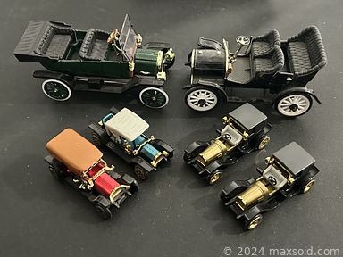 MaxSold Auction: This online auction includes decorative plates, Royal Crown Derby and other china, trading cards, coins, banknotes, diecast cars, toys, board games, puzzles, books, kitchenware, digital cameras, Nintendo DS, Wii gaming system, marble chess set and much more!