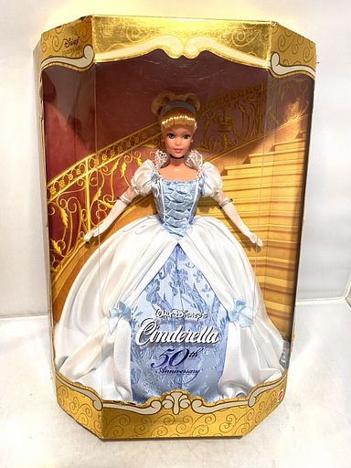 MaxSold Auction: This online auction features sterling silver jewelry, vintage Pyrex, coins, watches, novelty teapots, Disney collectibles, Halloween decor & jewelry, stamps, and much more!!