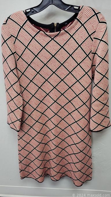 MaxSold Auction: This online auction features women’s clothing, kids\' costumes, ladies\' shoes and much more!