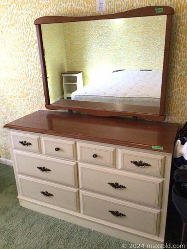 MaxSold Auction: This online auction features Home Décor, Disc Player And CD’s, collectibles, chairs, art, electronics, books, wall clock, lamps and much more!