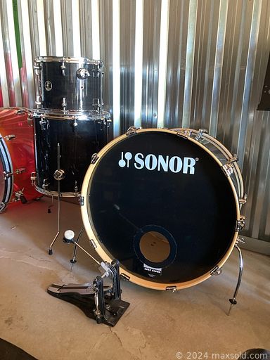 MaxSold Auction: This online auction features pet products, bikes, office supplies, printer supplies, fitness gear, motorcycle accessories, exercise equipment, power & hand tools, rolling tool chest, portable heaters, cameras & lenses, computer towers, V/R headsets, drone, games, gaming dice & accessories, music stands, drum sets, stereo components, computer accessories, video game consoles & accessories, MacBooks, sewing notions, sewing machines, small kitchen appliances, Aero Garden, and much, much, more!!!