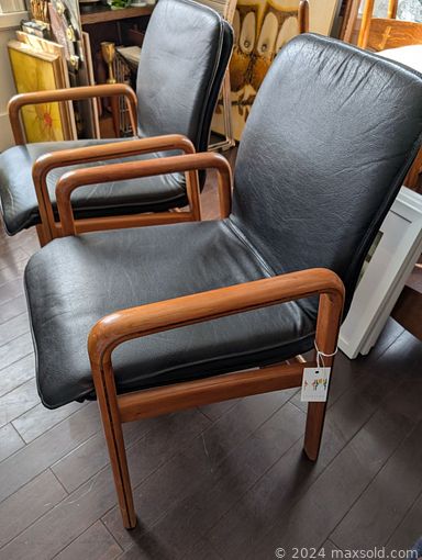 MaxSold Auction: This online auction features milk glass, art pottery, vintage Pyrex, Blue Mountain pottery, children’s books, floor vase, vintage tapestry, floor lamps, vintage chandelier, wood carving, glass top tables, antique survey transit, vintage bottles, vintage dresses, Quebec pottery, vintage ashtrays, teak furniture, Art Deco vanity, Persian runners, and much, much, more!!!