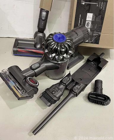 MaxSold Auction: This online auction features small kitchen appliances, computer accessories, cookware, grooming items, lighting, headphones and much more!