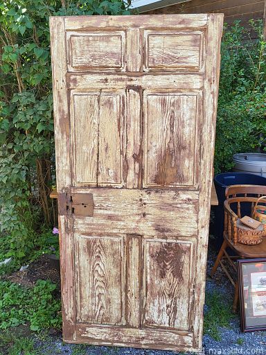 MaxSold Auction: This online auction includes furniture such as a pine refinished table, captain’s chair, side table, oak 5-drawer chest, Boston rocker, pedestal table, bistro set, pine cupboard and others, doors, rugs, jewelry, accessories, Texaco flag, Jeep Cherokee mountain bike, lamps, crystalware, brassware, plastic soldiers, portable Bernina sewing machine, Sunbeam metal fan, wicker baskets, Tiffany style lamp and much more!