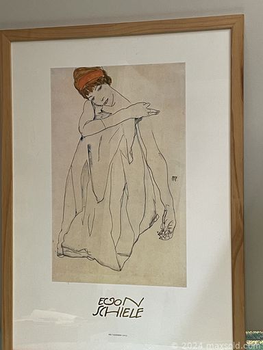 MaxSold Auction: This online auction features cameras, Lladro figurine, vinyl records, sewing machines, small kitchen appliances, art books, games, costume jewelry, outerwear, collector plate, women’s shoes & clothing, and much, much, more!!