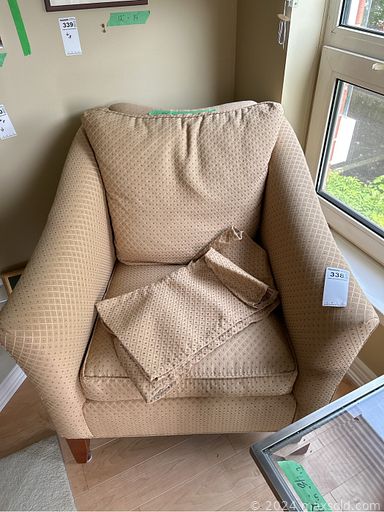 MaxSold Auction: This online auction features Lilliput Lane collectibles, Royal Doulton figurines, souvenir art & collectibles, soapstone carvings, area rugs, Maud Lewis paintings, Judy Minor prints, patio bistro set, kid’s books, nesting dolls, art glass, Indigenous art, TV, stamps, Nancy Noel prints, scrapbooking supplies, computer desk, costume jewelry, ladies clothing, small kitchen appliances, and much, much, more!!!