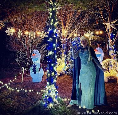 MaxSold Auction: The New K Country 93.7 & 105.5 Hits FM Christmas Online Auction features electric scooters, grills, jersey, salt lamps, cotton towels, and gift certificates for women’s clothing, pottery painting, lift tickets, museum tickets, aviary tickets, Festive Nights passes, dance lessons, personal training, dining, estate planning, spa package, optical, home decor, bedding, dog training, hospitality, and much, much, more!!