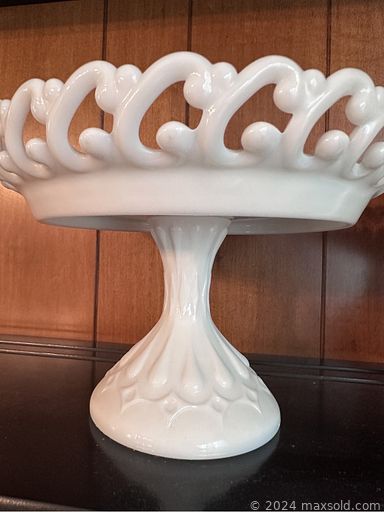 MaxSold Auction: This online auction includes Willow Blue, Fenton and other china, Pyrex, Fostoria glass, exercise equipment, toys, board games, kitchenware, small kitchen appliances, cast iron items, Hovercraft RC boat, lamps, Canon Powershot, books, car model kits, vintage tools, wall art, microscope kits, furniture such as chairs, microwave cart, bookcase, cedar chest, settee and much more!n