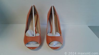 MaxSold Auction: This online auction features new women’s and men’s shoes and boots such as UGG, Franco Sarto, Gabor Nappa, Steve Madden, Michael Kors, Birkenstock and much more!