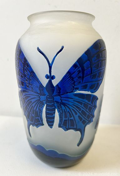 MaxSold Auction: This auction features Bronze Figurine, Art Nouveau Vase, Oil Paintings, Violin, Horse Statue, Crown Derby Cat, Bookends, Copper Planter, Glass Vase, Bols Bottle, Chicken Lamp, MCM Barware, Pop-Up Changeroom, Paperweight and much much more!