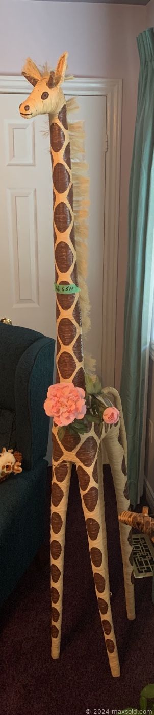 MaxSold Auction: This online auction features small kitchen appliances, Christmas plates, office supplies, toys, winter wear, geodes, craft books & supplies, digital keyboard, office supplies, plant pots, home electronics, studio pottery, desks, sewing machine, giraffe collectibles, garden supplies, hand tools, vinyl records and much more!