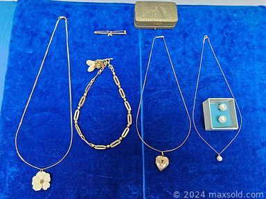 MaxSold Auction: This auction features Swivel Upholstered Armchair, Structube Occasional Chair, Bombay Tray Stand, Floor Lamp, TV Stand With Fireplace, Rattan Spiral Table, Twin Bed, Books, Shredder , Cord Storage, Canon Printer, Sterling Jewelry, Antique Sterling And Plate, Vintage Sterling Jewelry, Gold Jewelry, Bose Music System, Keyboard, Silverplate Flatware, Villeroy & Boch Cups And Saucers, Motion Composites Move Wheelchair, Mirror, Plant Stand, Royal Doulton Figurine, Lustre Craft Pots and much more!