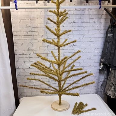 MaxSold Auction: This online auction includes board games, toys, Hallmark keepsakes, Wheaties boxes, posters, seasonal decor, Disney lithographs, books, comic strips, puzzles, Audio Tech speakers, vintage sticker books, Justice League tiki mugs, Umbra photo frame display, toy display cases, vintage mannequin bust, Asian lacquer art panels and much more!