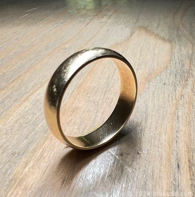 MaxSold Auction: This online auction features Victorian doors, coins, Finnish silver, jewelry, concrete planters, Royal Canadian coin set and other coins, Uranium glassware, Fostoria Versailles depression glass, Victorian theater costumes, metal chair, primitive cupboard, ice box, primitive cabinets and much more!