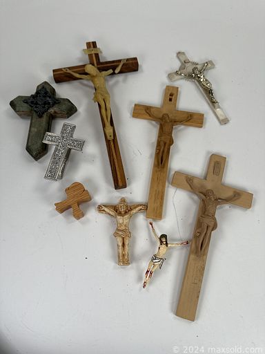 MaxSold Auction: This online auction features pet products, African carvings, bar mirror, Ron Gallus photography, small kitchen appliances, speakers, novelty teapots, art pottery, art glass, Cloisonne pieces, Guanyin figures, wood carvings, soapstone carvings, vintage fishing gear, bronze trivets, crucifix collection, vintage pottery, power & hand tools, TVs, teacup/saucer sets, antique books, jewelry, comics, vinyl records, area rug, and much, much, more!!!