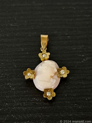 MaxSold Auction: This online auction coins, stamps, puzzles, porcelain birds, art pottery, teacup/saucer sets, Hummel figurines, Sadler teapot, speakers, table lamps, area rugs & runner, vintage chairs, art pottery, art glass, Lladro figurine, Chinese decanter, vintage sports collectibles, ceramic houses, Vintage Royal Copenhagen decorative plates, and much, much, more!!