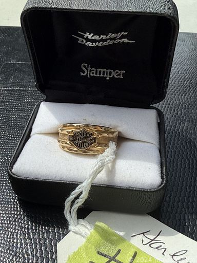 MaxSold Auction: This online auction features garden tools, small kitchen appliances, art pottery, coins, power & hand tools, hardware, children’s books, vinyl records, vintage magazines, craft supplies, toys, Legos, sports equipment, stamps, printers, beauty appliances, gold jewelry, yarn, Dept 56 collectibles, CDs, Blue Mountain Pottery, novelty teapots, women’s shoes, men’s & women’s clothing, games, art supplies, storage totes, DVDs, vintage cameras, and much, much, more!!!