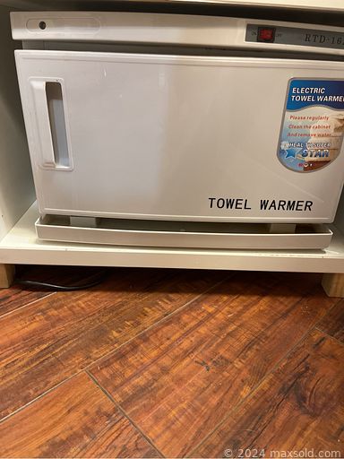 MaxSold Auction: This online auction features cosmetics, hair care, skin care, artificial nails, artificial lashes, makeup brushes, hair attachments, hot towel cabinet and much more!