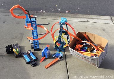 MaxSold Auction: This online auction features silver jewelry, costume jewelry, clothing, books, tools, household items and decor, ceramic vase, vintage parts organizer, shelves, hotwheels, kids, drum set, vintage Canadian bill, US bills, 3D glasses, tea pots, collector plates, Royal Doulton figurine, Asian themed figurine, Canadian coins collection and much more.