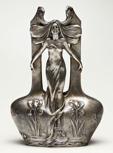 MaxSold Auction: This online auction features Swarovski jewelry, Asian carved cinnabar, cloisonne pieces, Royal Doulton figurines, pocket watch, Robert Bateman prints, gold jewelry, collector spoons, teacup/saucer sets, area rugs, pipe collection, partner’s desk, wicker furniture, antique furniture, Art Nouveau sculpture, Tom Thomson print, A. Y. Jackson print, snuff bottle, vintage sewing machine, Peter Hoyte armchairs, antique brass bed frames, soapstone carvings, Evesham dishware, cello, and much, much, more!!!