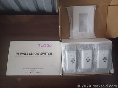 MaxSold Auction: This online auction features new items such as drones, earbuds, fitness trackers, strip lights, smart watches, mosquito lights, Bluetooth intercom system, beauty appliances, grow lights, men’s shirts, heated apparel, Bluetooth toques and much more!