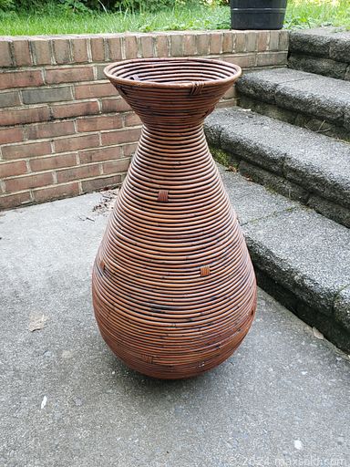 MaxSold Auction: This Charity/Fundraising Online Auction features Coca-Cola collectibles, vintage violin, comics, vintage books, jewelry, sports trading cards, vinyl records, Peter Max pop art posters, games, cottage miniatures, home electronics, Elvis collectibles, vintage mantel clocks, power tools, and much more!!