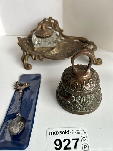 MaxSold Auction: This online auction features MCM buffet, vintage skis, outerwear, office supplies, small kitchen appliances, TV, art glass, art books, games, golf clubs, art pottery, antique books, vintage inkwell, Blue Mountain pottery, Hoselton sculpture, vinyl records, and more!