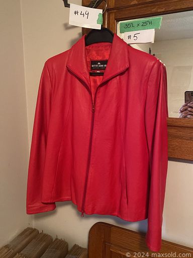 MaxSold Auction: This online auction features MCM furniture, leather recliner, TV, desk, Brian Ball print, stereo components, bike, bike parts, camping gear, men’s & women’s clothing, crafting supplies, power & hand tools, masks, hardware, jewellery, jewellery making supplies, sewing supplies, small kitchen appliances, fitness gear, and much, much, more!!!