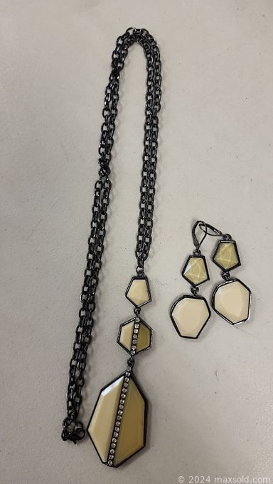 MaxSold Auction: This online auction features teacup/saucer sets, antique books, Bunnykins, Moorcroft, Cranberry glass, art glass, German beer steins, art pottery, small kitchen appliances, costume jewelry, watches, Mikasa pieces, model kits, vinyl records, games, comics, sports trading cards, stamps, Benjamin Chee Chee art, soapstone carvings, coins, currency, video games, electric fireplace, leather furniture, and much more!!